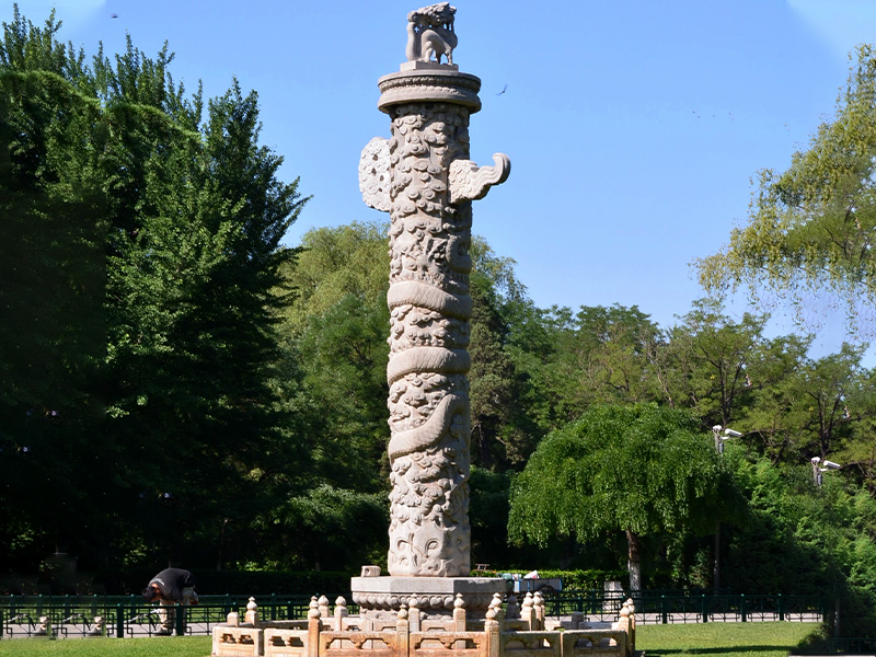 石雕華表-廣場上的文化龍柱